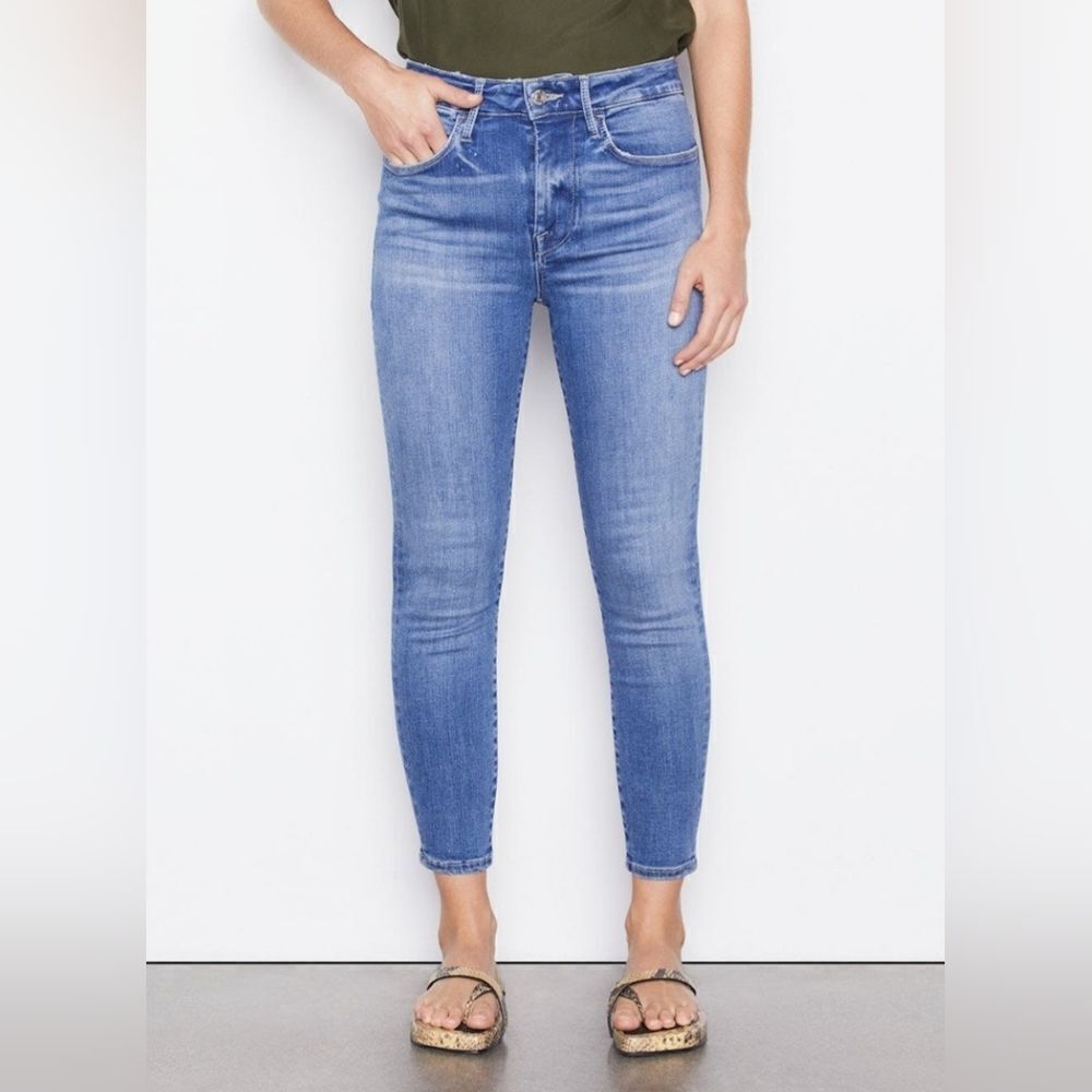 NEW FRAME - Le One Skinny Crop in Sapphire Size 2